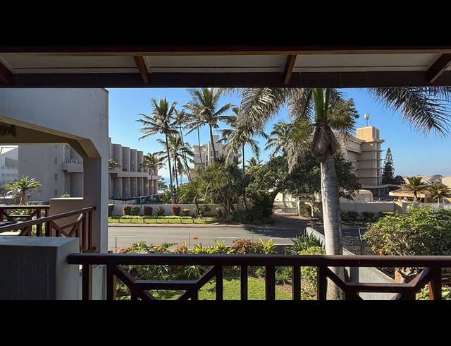 3 BEDROOM FLAT FOR SALE IN COMPENSATION BEACH